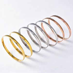 Conjunto de brazaletes de acero inoxidable multicolor, chapados en oro de 18k, con acabado liso y pulido, para mujer, de lujo, para regalo de boda. - Product Image 1