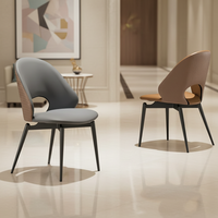 Chaise de salle à manger au design danois moderne, blanche, en acier de haute qualité, portable, chaise de salle à manger formelle en métal pour la maison, pour appartement