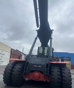 Apilador de Contenedores Usado Linde Kalmar Heli Fantuzzi de 45 Toneladas, Bomba y Motor para Manejo de Contenedores, Motor Volvo Cummins, Maquinaria Portuaria - Product Image 3