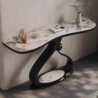 Table console moderne et simple en acier inoxydable doré, style luxe léger, avec plateau en marbre, pour salon, couloir étroit, entrée ou hall.