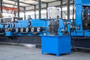 Vollautomatische <span class=keywords><strong>C</strong></span>-Profil-Rollformmaschine |   Stufenlose Breiten- und Höhenverstellung - Product Image 2