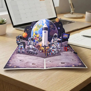 Carte de vœux en papier 3D personnalisée avec astronaute - Thème spatial fantastique - Carte cadeau d'anniversaire pour enfants (12,7 x 17,8 cm) - Product Image 1