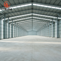 Structure en acier préfabriqué haute résistance, poutre et colonne en acier antisismiques pour les projets de bâtiments commerciaux et industriels