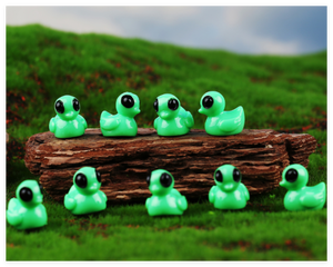 Nuevas Figuras de Animales en Miniatura 3D, Lindas Manualidades de Dibujos Animados, Halloween, Manualidades DIY, Figuras de Pato Alienígena de Resina Verde para Bolsas Misteriosas Sorpresa, Juguetes para Niños - Product Image 4