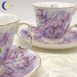 ชุดถ้วยกาแฟและจานรองลายดอกไอริสคุณภาพสูง หรูหรา สวยงาม เหมาะสำหรับน้ำชายามบ่าย ผลิตจากเซรามิกเนื้อละเอียดอย่างดี - Product Image 1