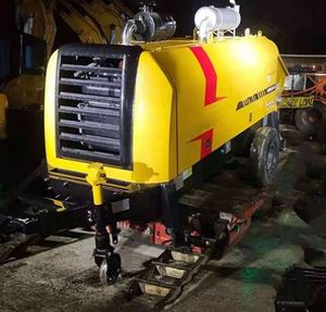 <span class=keywords><strong>Pompe</strong></span> à béton sur remorque haute performance à faible usure HBT8018C-5S avec une production de 85 m³/h pour la construction municipale et la <span class=keywords><strong>location</strong></span> d'équipements - Product Image 2