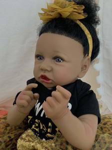 Poupées artificielles de bébé fille de vente chaude poupées de bébé Reborn <span class=keywords><strong>qui</strong></span> ressemblent à de vraies poupées noires africaines réalistes de 22 pouces - Product Image 2