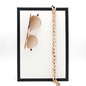 Fabbrica diretta Oem cordino in oro cinturino <span class=keywords><strong>per</strong></span> occhiali in <span class=keywords><strong>plastica</strong></span> cordino <span class=keywords><strong>per</strong></span> occhiali da sole personalizzato supporto <span class=keywords><strong>per</strong></span> catena in acrilico <span class=keywords><strong>per</strong></span> occhiali - Product Image 5
