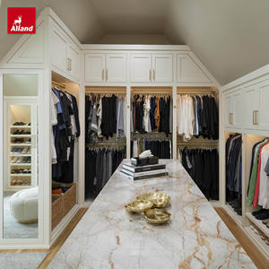 Armoire murale longue inclinée avec porte miroir style shaker, peinture blanche unique, éclairage LED et tiroir à bijoux en velours - Product Image 1