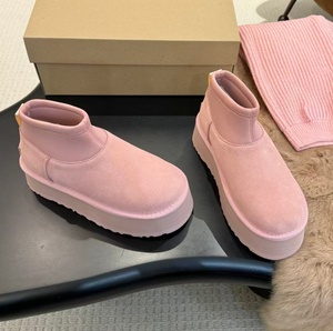 Botas cortas de punto grueso de color rosa con suela de plataforma alta y botas de nieve con combinación de piel y cuero, botas cortas para mujer. - Product Image 2