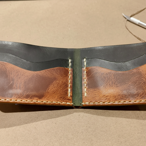 Cartera Bifold Clásica Hecha a Mano de Cuero Genuino con Bloqueo RFID, Cierre Abierto y Elegante para Hombre BFW-0090 - Product Image 1