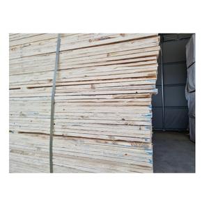 Vente en gros de bois scié de qualité 4 de matériaux de bois d'épicéa sciés à séchage par chambre du fabricant - Product Image 1