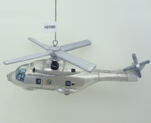 Стеклянные украшения на тему авиации: искрящиеся серебряные фигурки самолетов, дронов и вертолетов в военном стиле для декора новогодней елки - Product Image 3