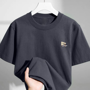 Prezzo Speciale: T-shirt Estiva da Uomo 2026 Nuova Collezione, Manica Corta, Girocollo, Fantasia a Lettere, Traspirante, Elegante e Casual, Top Versatile - Product Image 1