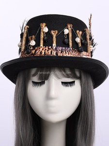 HLC Nuevo Sombrero de Mago Medieval Vintage con Decoración de Plumas y Calaveras, Gorro de Disfraz de Halloween, Gorro de Bruja Gótico Retro - Product Image 2