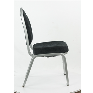 Chaise de banquet d'hôtel en aluminium durable avec dossier flexible connecteur métallique portable vente en gros pour mariage à la ferme - Product Image 4