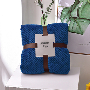 Günstiger Preis Hohe Qualität Einlagige Karierte Farbige Dicke Muster Individuell Bedruckte Fleece-Wurfdecke - Product Image 3