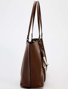 New Fashionable Large Capacity Women's Handbag with Retro Lining and Waterproof Tote <b>Bag</b> - Product Image 3