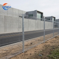 Clôture de sécurité en treillis métallique 3D facile à installer, panneau de clôture en treillis métallique 3D galvanisé pour route, école, usine
