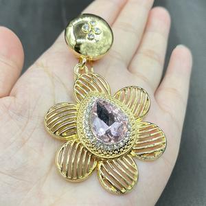 Yulaili femmes fleur forme mode boucles d'oreilles rose pavé pierre à la mode goutte percé boucles d'oreilles pour tous les jours fête porter des cadeaux - Product Image 5
