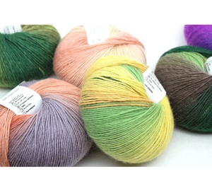 Hilo <span class=keywords><strong>de</strong></span> <span class=keywords><strong>Lana</strong></span> <span class=keywords><strong>Merino</strong></span> 100% Dimuni <span class=keywords><strong>de</strong></span> Colores Arcoíris para Tejer a Mano para Costura y Tejido <span class=keywords><strong>de</strong></span> Fantasía Uso para Suéteres y Bufandas Coloridas - Product Image 4