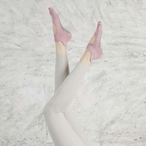 Custom Design Non Slip Yoga Grip Sock Women Pilates Sock Knitted Crew Yoga Socks - Product Image 2