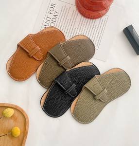 Kantong Kacamata Promosi Kulit Imitasi Sederhana Bergaya, Tas Kacamata Motif Leci Portabel, Tahan Lama, Dapat Digantung - Product Image 1