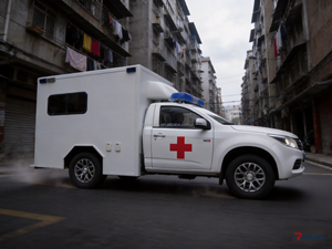 <span class=keywords><strong>Ambulance</strong></span> tout-terrain de qualité professionnelle I SUZU 4x4 diesel avec équipement médical complet et systèmes de réponse aux urgences - Product Image 4