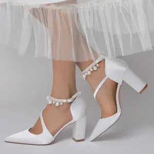 2023 nueva novia tacones gruesos puntiagudos perla muñequera zapatos de boda elegante diamante nupcial tacones altos