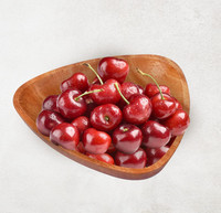 Lot de 5 plateaux de service en bois d'acacia en forme de triangle et assiettes en bois pour fruits, cupcakes, sushis et aliments.