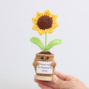 Ornement d'encouragement en coton fait main au crochet, motif tournesol pour la Saint-Valentin, crocheté à la main, doux, motif abeille, DIY - Product Image 3