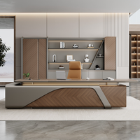 Bureau de direction moderne et minimaliste en bois, avec armoire latérale allongée et chaise, style luxe léger pour bureau présidentiel