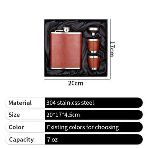 Gourde de hanche en gros avec logo personnalisé, compacte et portable, en acier inoxydable avec étui en cuir, coffret cadeau pour whisky - Product Image 6