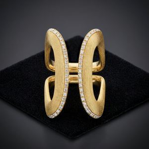 Anillo de cóctel con mariposa de oro amarillo y diamante de talla brillante redonda, joyería fina de lujo para mujer - Product Image 3
