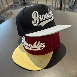 Cappellino da Baseball Brooklyn <span class=keywords><strong>Script</strong></span> con Ricamo 3D, Blocchi di Colore, Visiera Piatta, Snapback Regolabile, Unisex, Sportivo, Formale, Traspirante e Impermeabile - Product Image 3