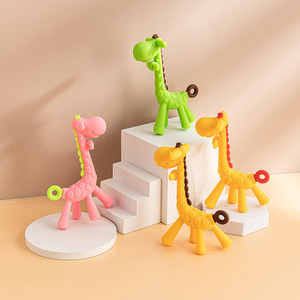 Mordedor de silicona suave personalizado sin BPA con forma de jirafa para bebés, cadena de dentición, sonajero, alimentación para bebés, 100% de grado alimenticio - Product Image 1