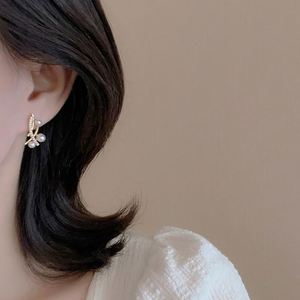 Silver Needle Korean Zircon Pearl Cross <b>Earrings</b> Fashion Light Luxury Shiny Heart <b>Stud</b> <b>Earrings</b> Zircon Cross <b>Earring</b> for Women - Product Image 2