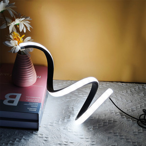 Modern Minimalist USB Powered 5W LED masa lambası ayarlanabilir Spiral Metal kristal taşınabilir yatak odası çalışma <span class=keywords><strong>i</strong></span>çin <span class=keywords><strong>i</strong></span>ç mekan aydınlatması - Product Image 4