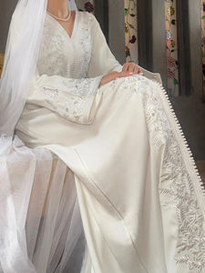 Caftano Marocchino Bianco da Sposa Ricamato con Perle Abito da Nikkah Elegante Takchita per Matrimonio, Fidanzamento Eid Abito da Sposa <span class=keywords><strong>Arabo</strong></span> - Product Image 5
