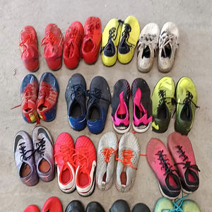 Zapatos de Fútbol Profesionales para Hombre, Diseño Mixto de Tacos, Material Superior de Piel, Segunda Mano, Usados, en Pacas de Marcas Variadas - Product Image 1