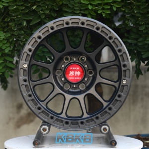 جنوط KBKB Beadlock أصلية باللون الأسود مقاس 17*8.5 5*150 لسباقات الطرق الوعرة 4x4 لسيارات LC100 وLC200 وToyota Tacoma، متوفرة في المخزون للشحن السريع - Product Image 4