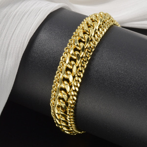 Bracelet en or 18 carats de créateur Zeadear, chaîne cubaine élégante, large, lisse, résistante aux rayures, polie, raffinée et intemporelle. - Product Image 5