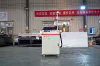 Machine de nettoyage au laser CW professionnelle pour pièces automobiles, moules et surfaces architecturales