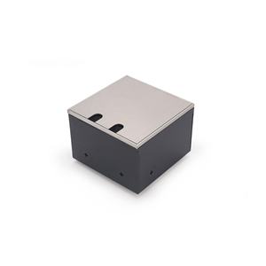 Toma de Corriente para Piso con Ranura en U y Cubierta de Acero Inoxidable Cepillado para Pisos Elevados y de Concreto - Product Image 3