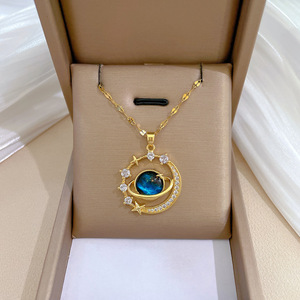Collana con Ciondolo Galassia CUMAI in Acciaio Inossidabile Placcato Oro 18K, Smalto Blu, Stelle CZ, Saturno e Luna, Gioielli Regalo per Donne - Product Image 4