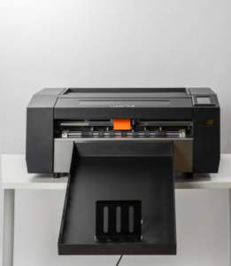 Troquel FRONTAL A3 + Plotter de máquina de fabricación de etiquetas digitales para papel adhesivo personalizado con doble cabezal DXS350PRO DH - Product Image 3