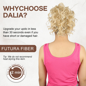 Extensions <span class=keywords><strong>de</strong></span> cheveux synthétiques Julianna Wholesale : <span class=keywords><strong>Queue</strong></span> <span class=keywords><strong>de</strong></span> <span class=keywords><strong>cheval</strong></span> bouclée désordonnée Dalia blonde courte avec cordon <span class=keywords><strong>de</strong></span> serrage - Product Image 2