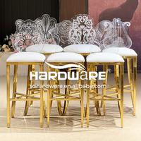 Vente en gros Chaise haute en acrylique à dossier led lumineuse en forme de Guita avec cadre en métal Tabourets de bar de luxe sur mesure avec table