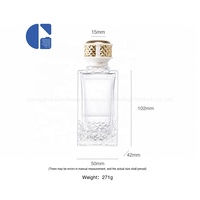 Flacon de parfum rectangulaire de luxe en verre transparent de 100 ml, flacon vide avec pulvérisateur, fond coupé et capuchon blanc doré, personnalisable