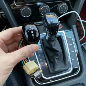 Pomello del Cambio in Vera Pelle Cromato con LED per VW Passat B8 Arteon Tiguan MK2 <span class=keywords><strong>TROC</strong></span>, Vendita all'Ingrosso - Product Image 1